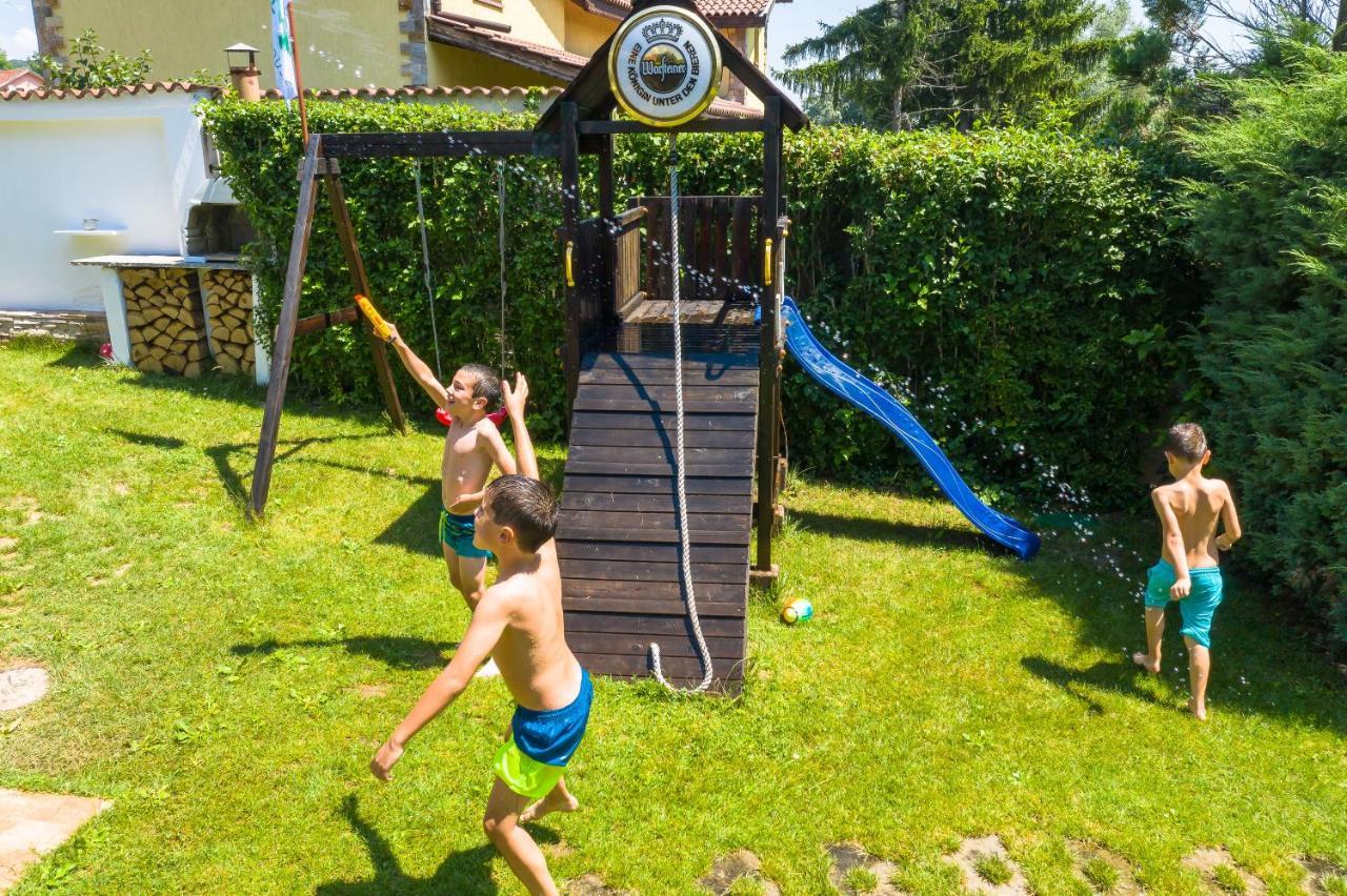 Вила Теkето I Vila Teketo Family Guest House Nikolovo Bagian luar foto